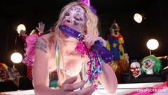 Clown Leya Falcon messes with her minge Thumb